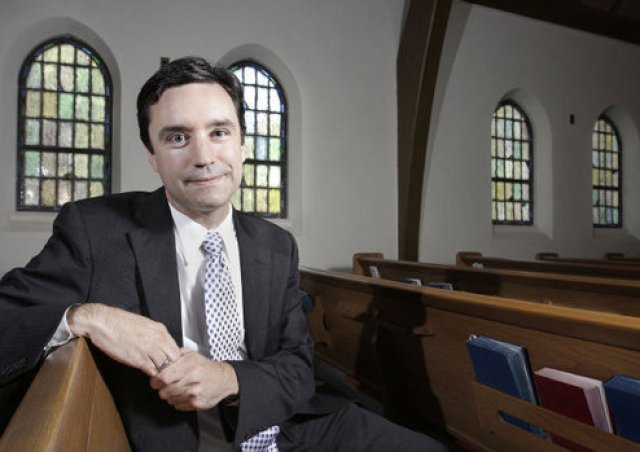 parkville-pastor-leaves-his-pulpit