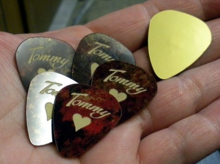 customised picks