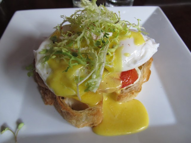 taverna750_eggs benedict (1)