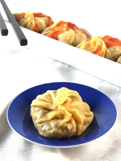 momos with artichoke hearts