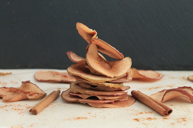 baked-cinnamon-apple-chips