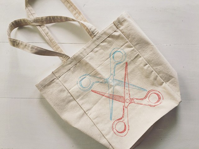 Scissoring Tote Bag