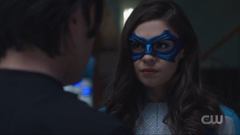 Supergirl Recap 602: Nia looks reassuringly at Brainy.